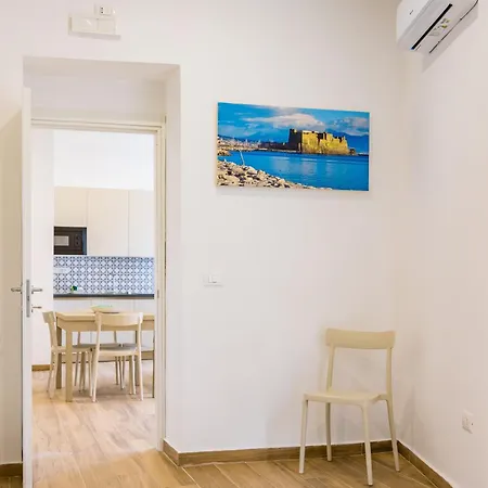 Muzy Flat At Capuana By Napoliapartments Nápoles