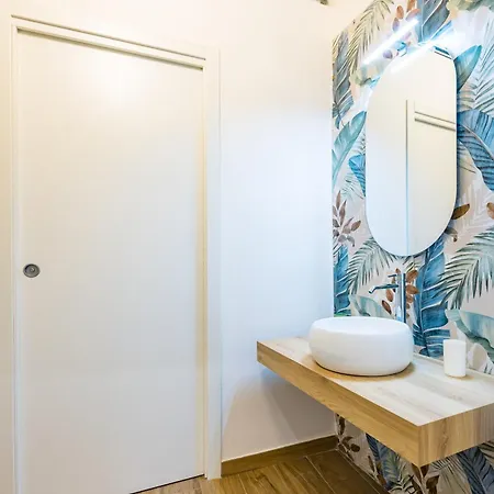 Muzy Flat At Capuana By Napoliapartments Nápoles