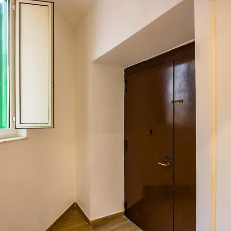 Muzy Flat At Capuana By Napoliapartments Apartamento *